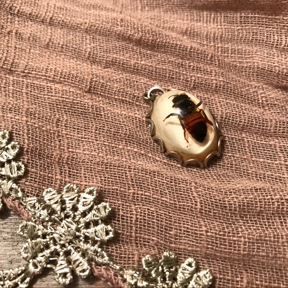 Vintage Honey Bee Silver-tone Pendant C2307